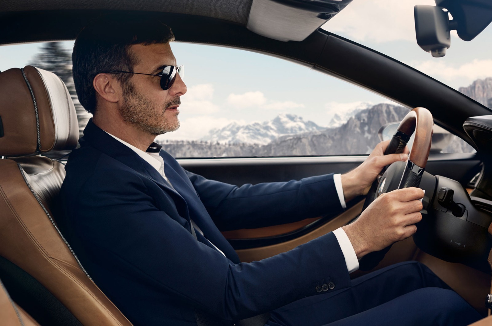 Alpine Chauffeurs – Executive Taxi Nottingham to Birmingham Airport for Every Traveler